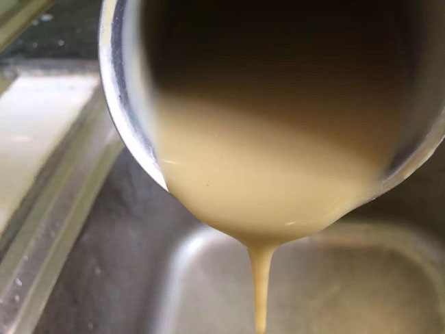 钻井膨润土和水的配比成功，比例为1:3